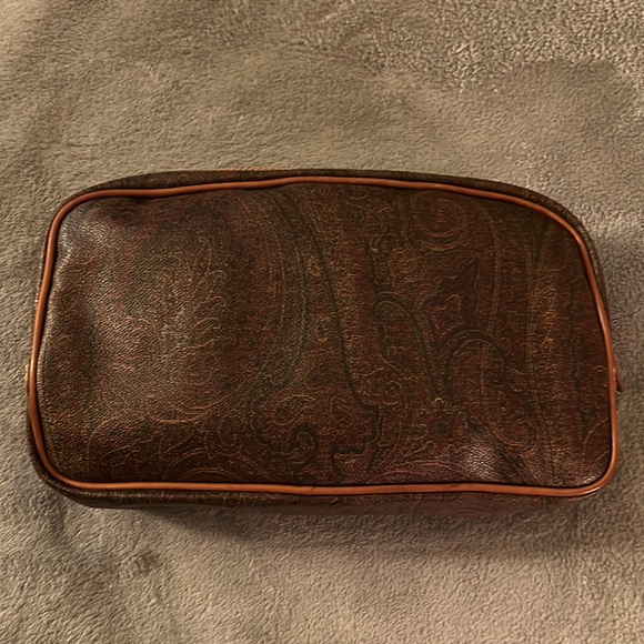 Vintage Etro Pouch in Classic Paisley and Leather - Picture 2 of 13